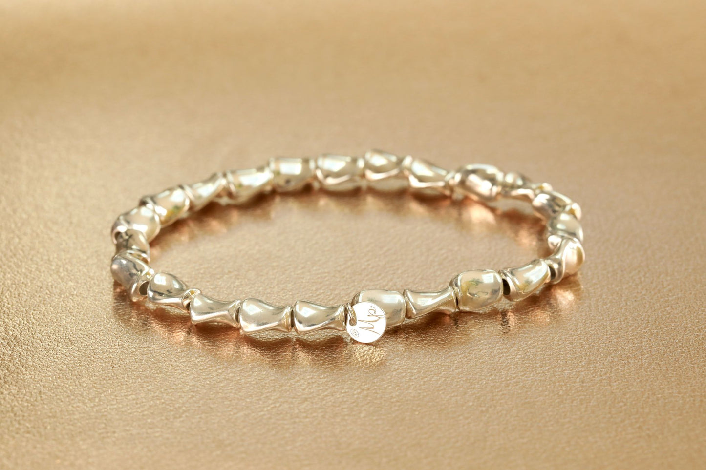 Bracelet en perles en argent torsadées