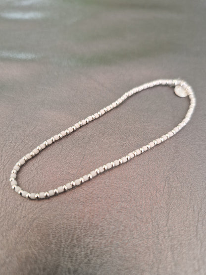 Le bracelet 1,8 argent et perles Miyuki