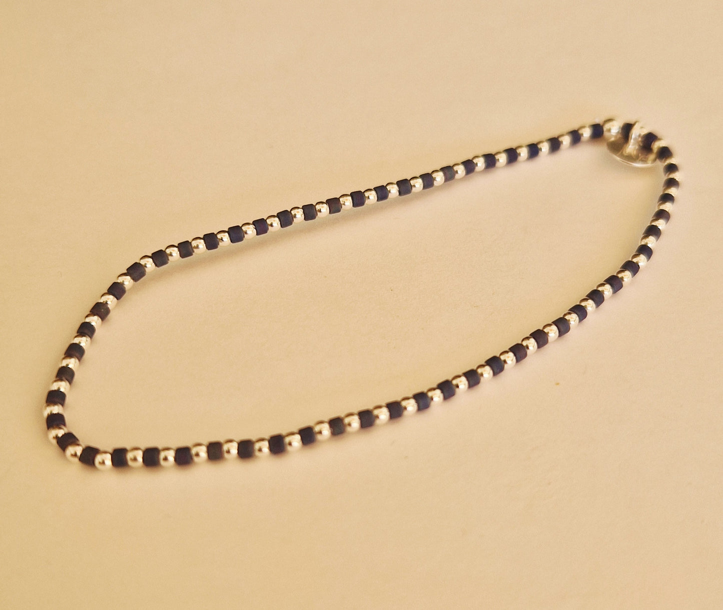 Le bracelet 1,8 argent et perles Miyuki