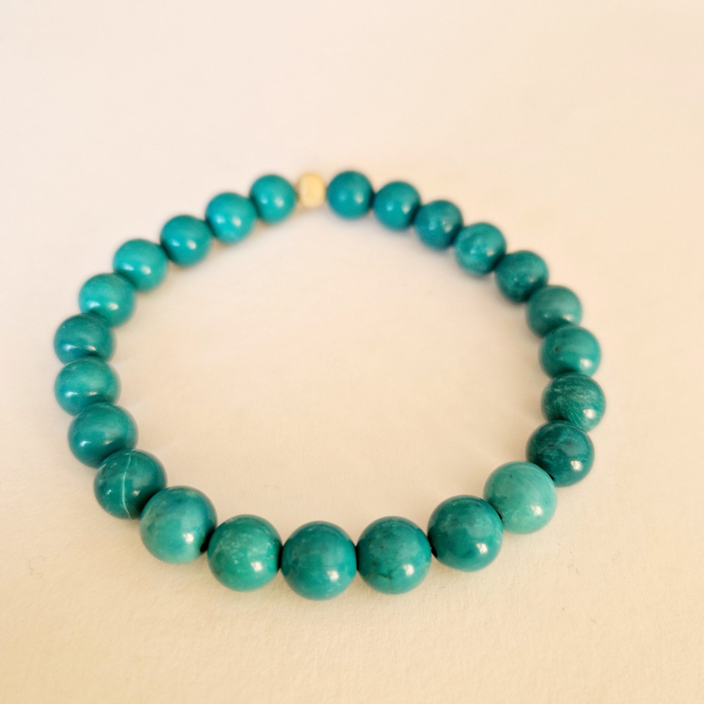 Bracelet en pierres (lave, onyx, jade, magnésite, cornaline, aventurine)