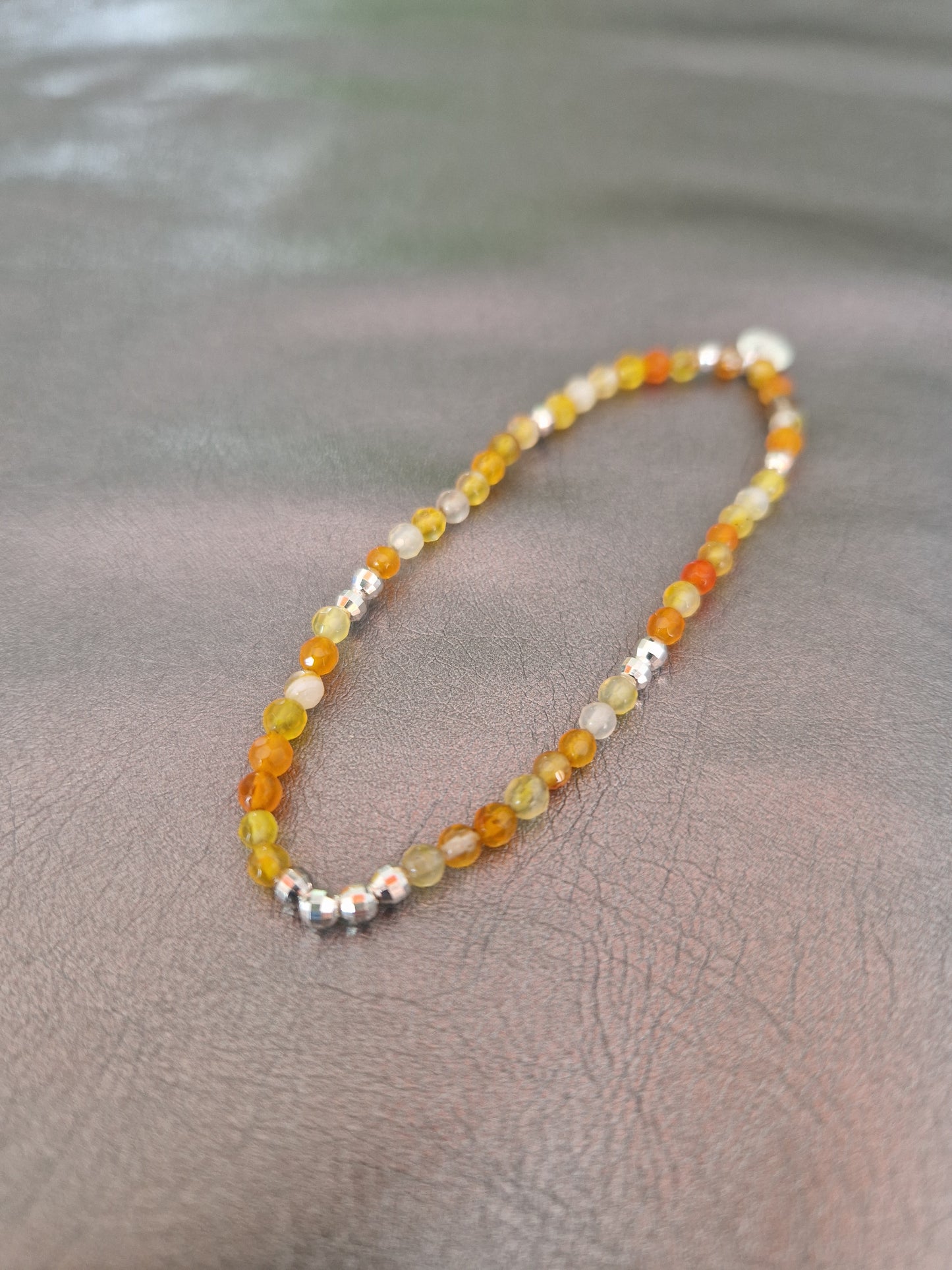 Les bracelets pierres semi précieuses et perles facetées