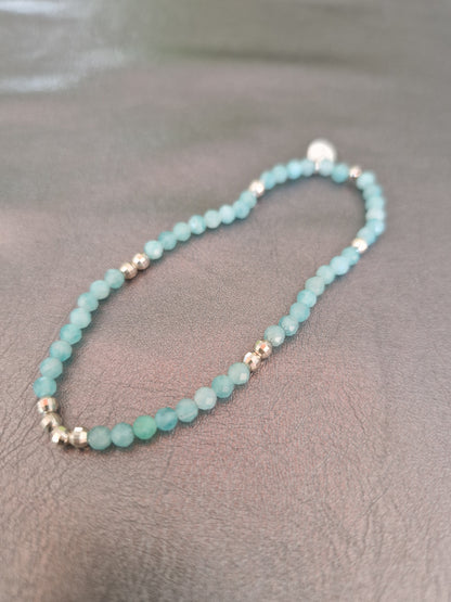 Les bracelets pierres semi précieuses et perles facetées