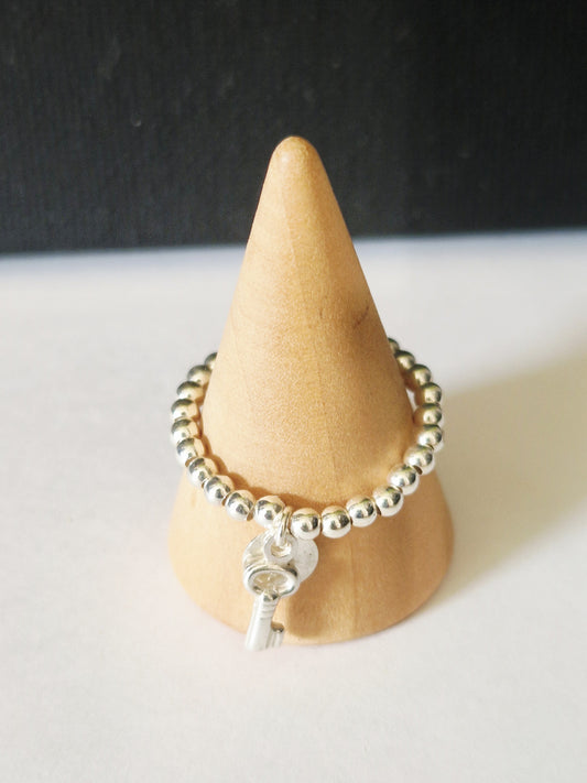 Les bagues en argent et breloques